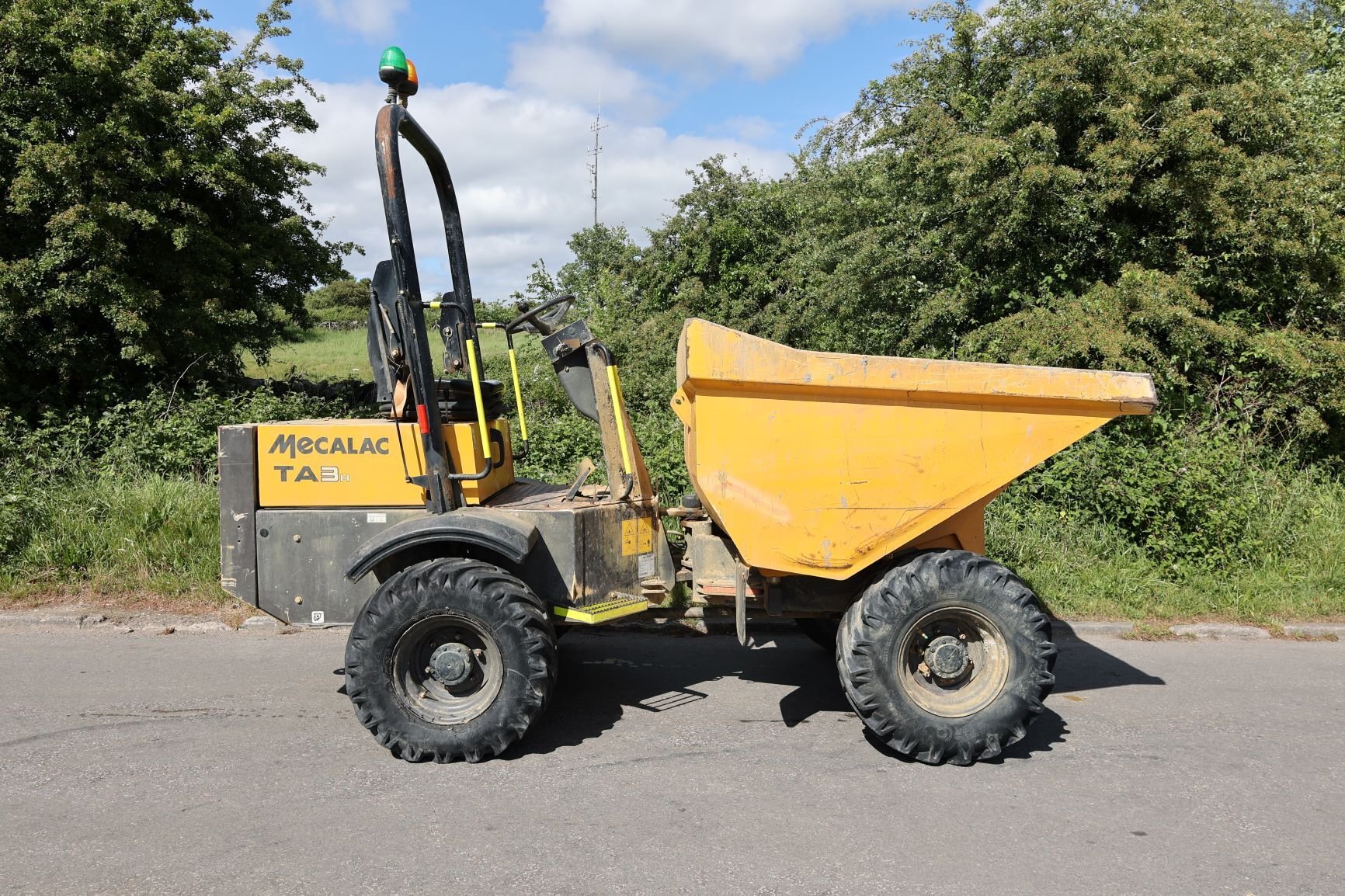 Mecalac 3T 8440 front right
