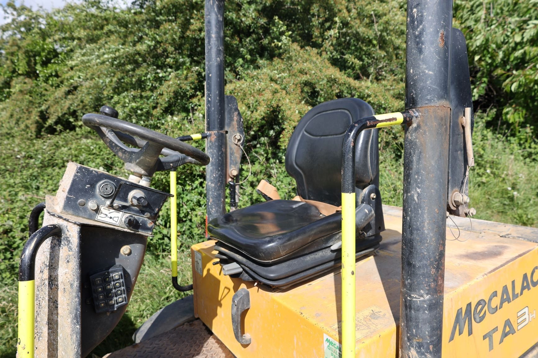 Mecalac 3T 8440 seat area
