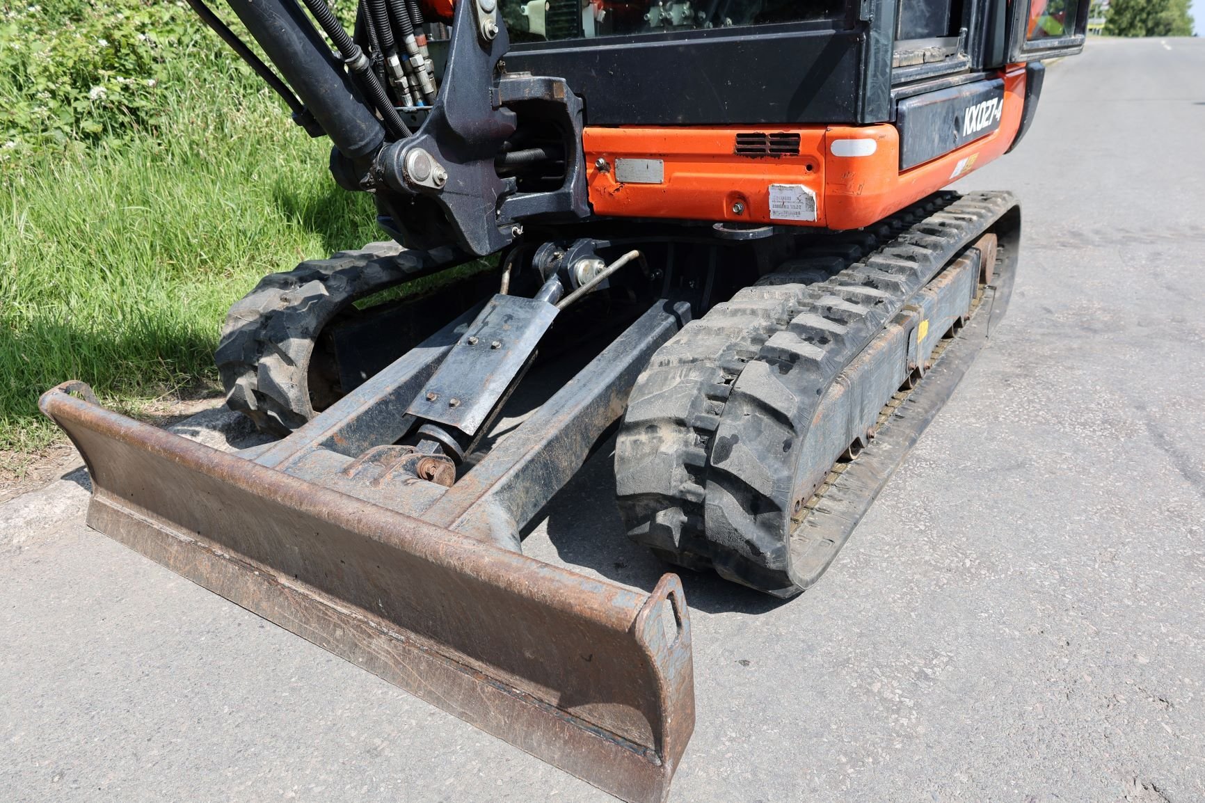 11048627 Kubota KX027-4 tracks and dozer blade