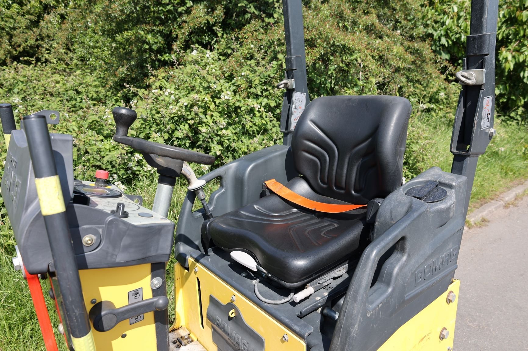 Bomag BW80 roller 101462091164 seat area