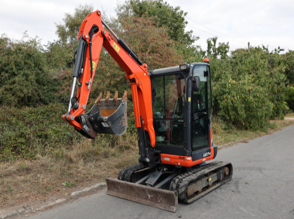 11049367 Kubota U27-4 front left
