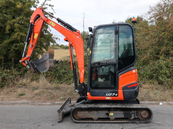 11049367 Kubota U27-4 left side