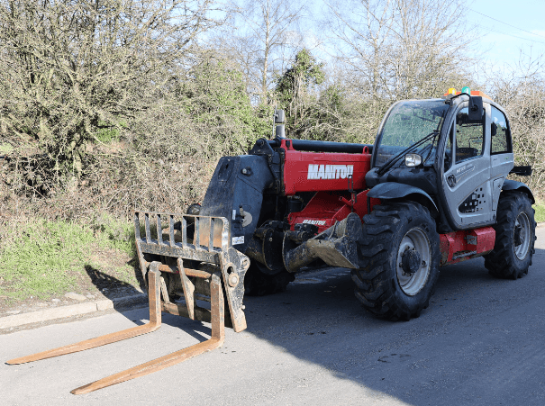 11051504 MT1335 left front forks 11051504 MT1335 left front forks