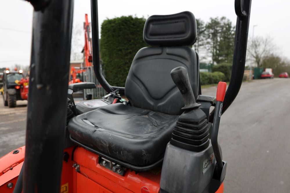 Kubota U17-3a ex demo seat and lever area