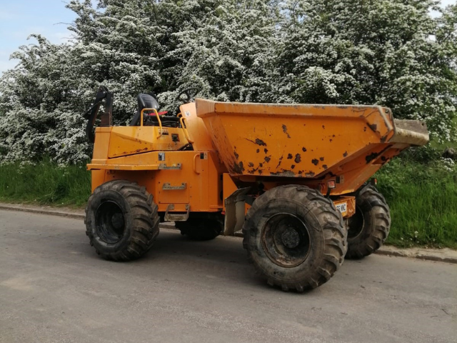 11041788 Thwaites 9 Tonne Swivel